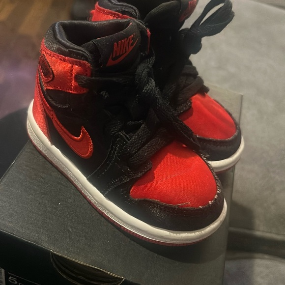 Retro 1s - Picture 2 of 5